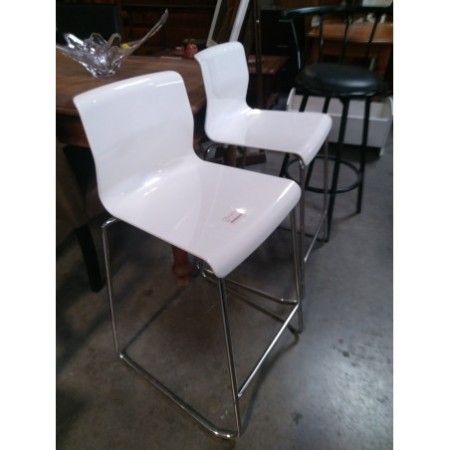 2 chaises de comptoir blanc 